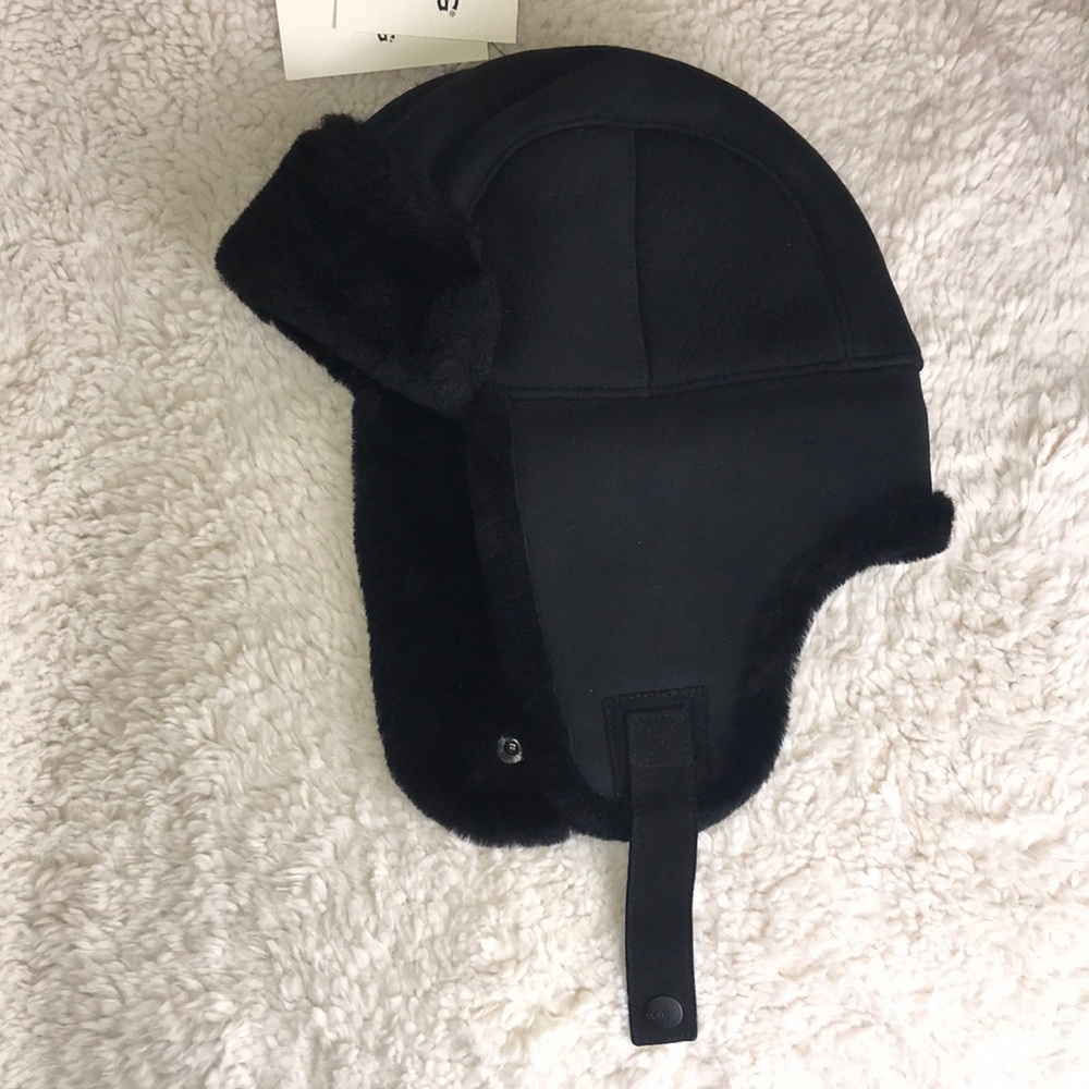 EUC, worn once, Ugg men’s Sheepskin Trapper Hat -Black